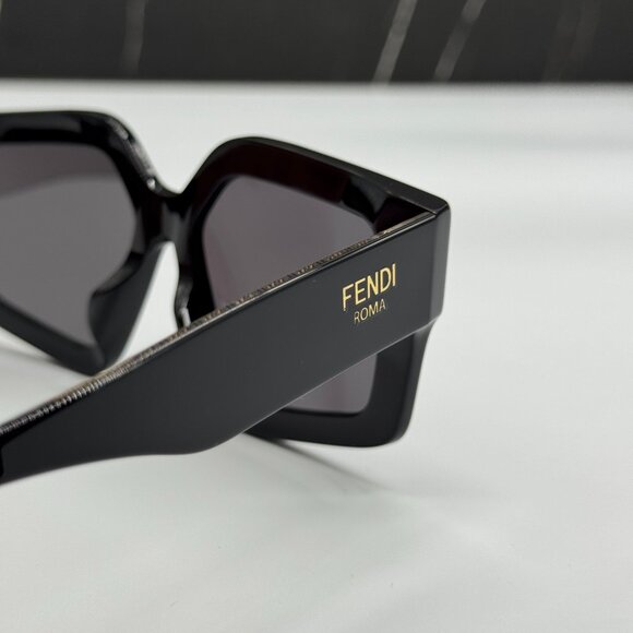 NEW FENDI FE40162F 01A BLACK SUNGLASSES WOMEN FENDI - Picture 7 of 10